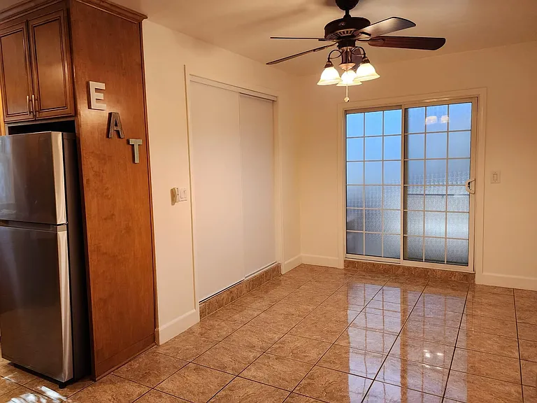 7029 Orion Ave — Photo 5