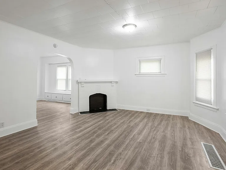 13500 3rd Ave #A — Photo 3