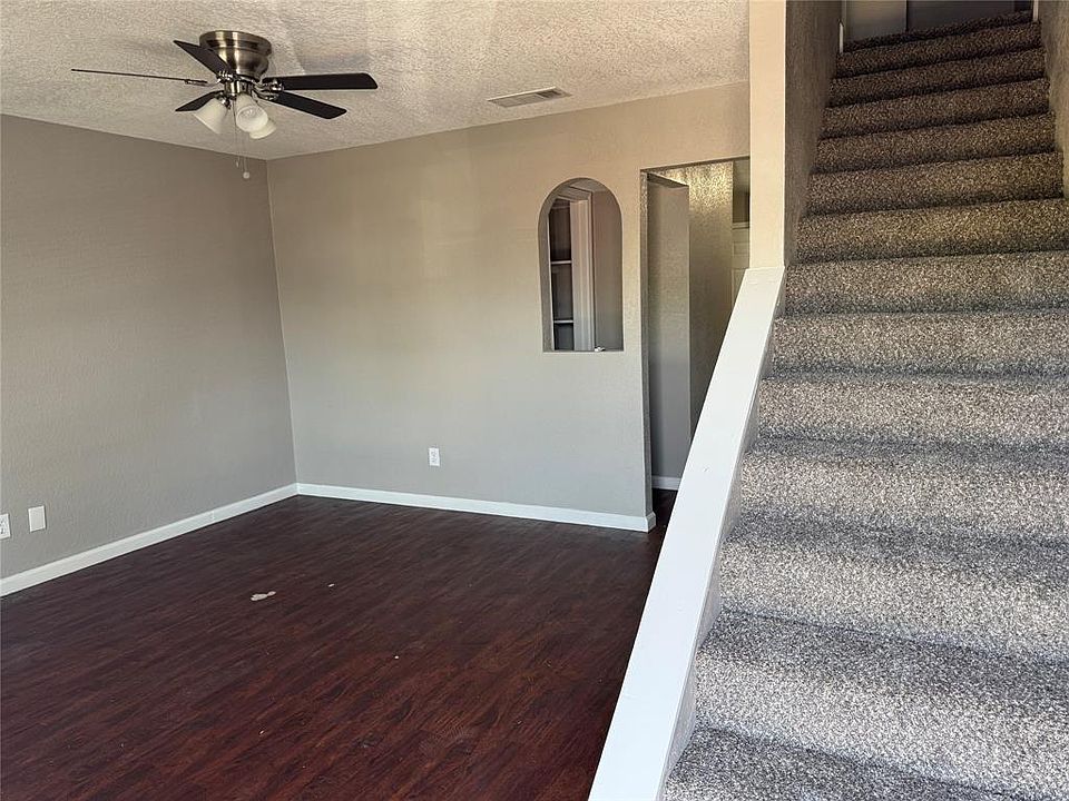1st image of 357 NW Newton Dr #357