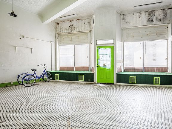 5th image of 1363 Clifford Ave