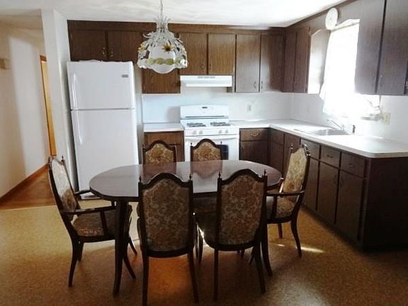 2nd image of 457 Park Ave