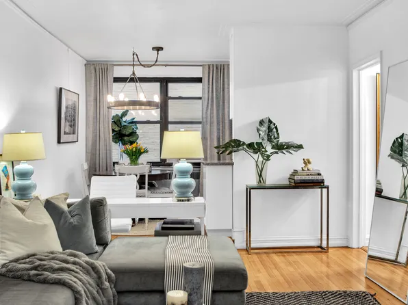 222 East 35th Street 1E image 2 of 12