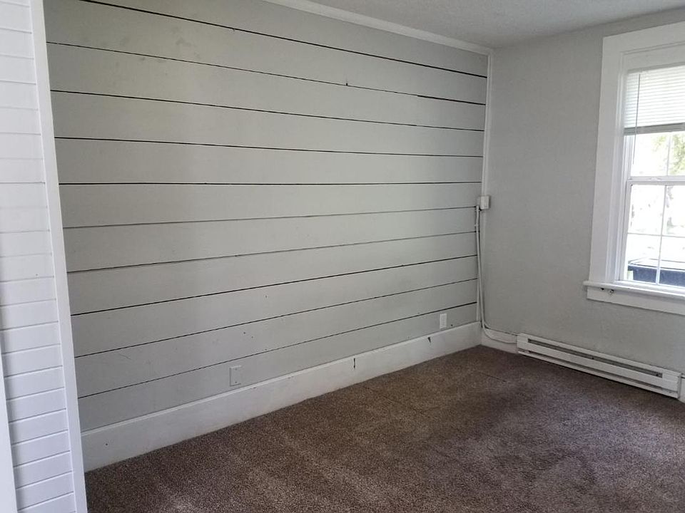 2nd image of 801 7th St S #801