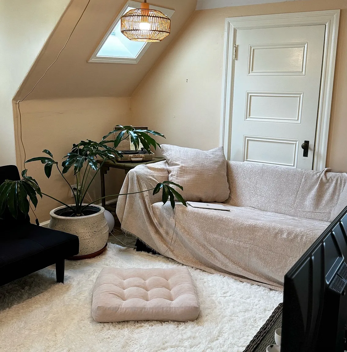 55 S Angell St — Photo 4