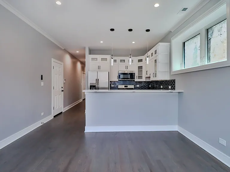 4827 S Saint Lawrence Ave #2 — Photo 3