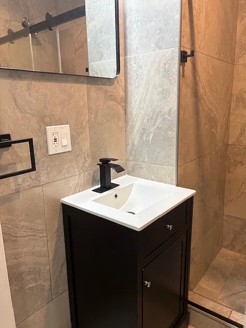 2 bed, 950 sqft, $2,400 — Photo 4