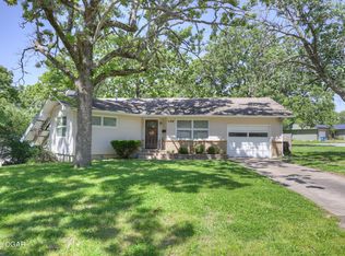 1100 S Ripley St, Neosho, MO 64850