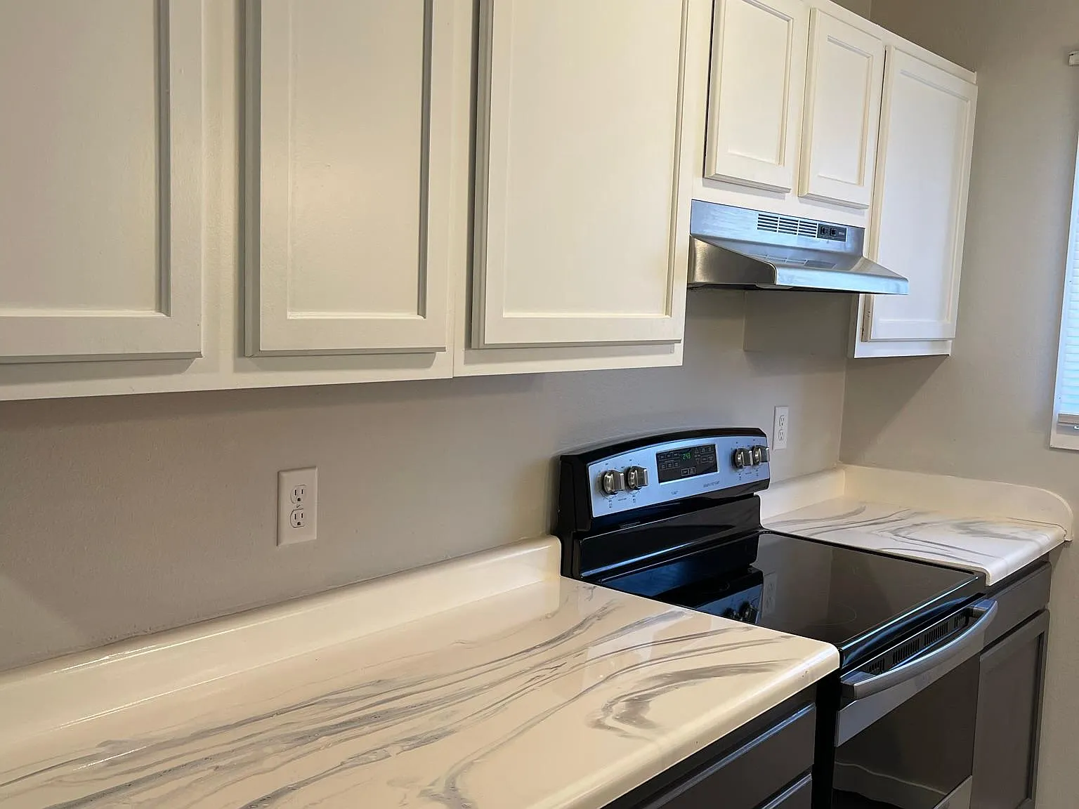 3 bed, $1,880 — Photo 4