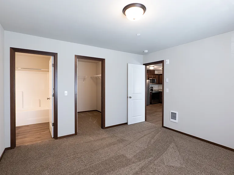 Remington Place Apartments — Photo 29