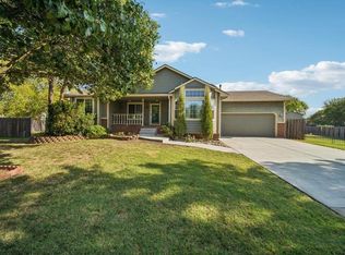 516 E Oakwood Dr, Rose Hill, KS 67133