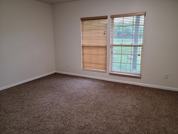 4th image of 4182 E Village Dr