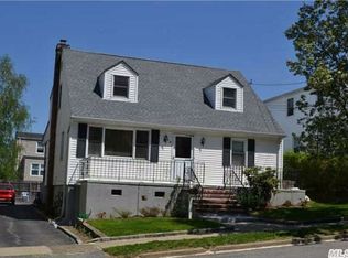 23 4th St, Glen Cove, NY 11542