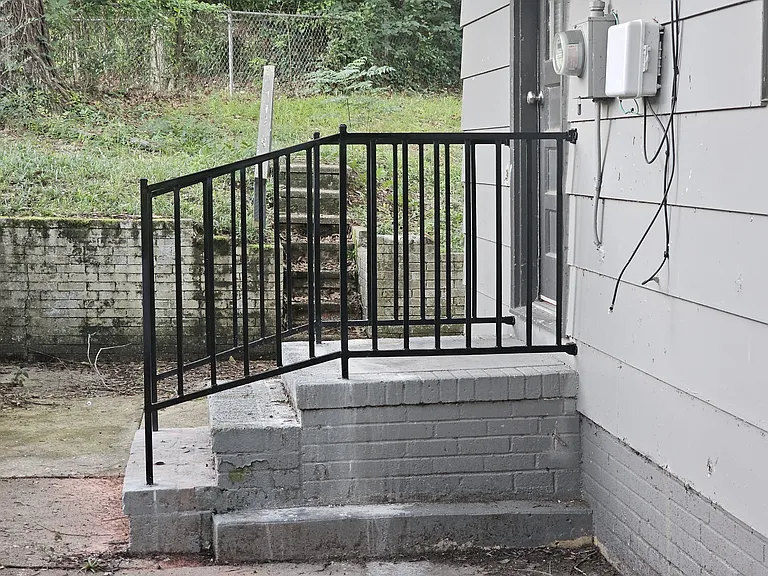 909 Ashland Ave — Photo 36