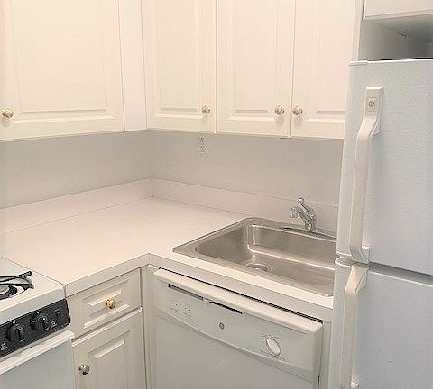5th image of 238 E 36th St APT 5D