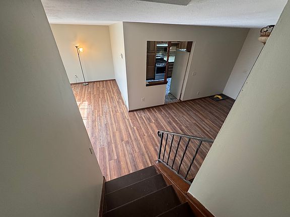 3rd image of 958 Howell St