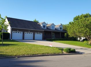 2604 Northwood Ln, Bloomington, IL 61704