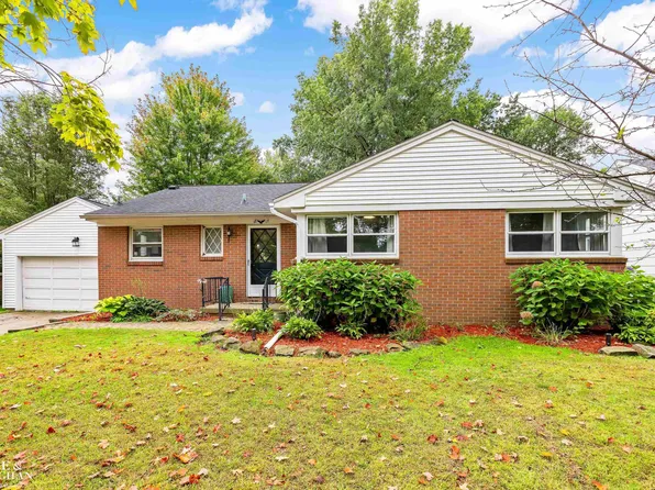 1817 Vine St, Saint Clair, MI 48079