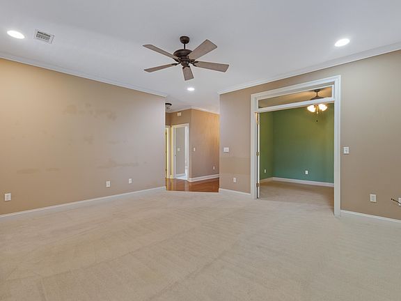 4th image of 105 Cottage Dr