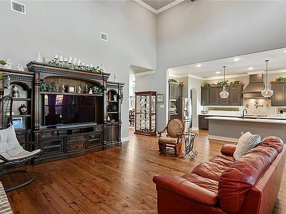 4th image of 1795 Blanco Bend Dr