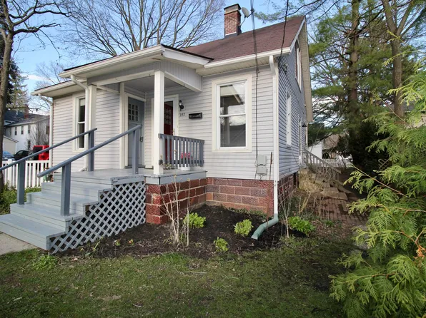 222 S Prospect St, Granville, OH 43023