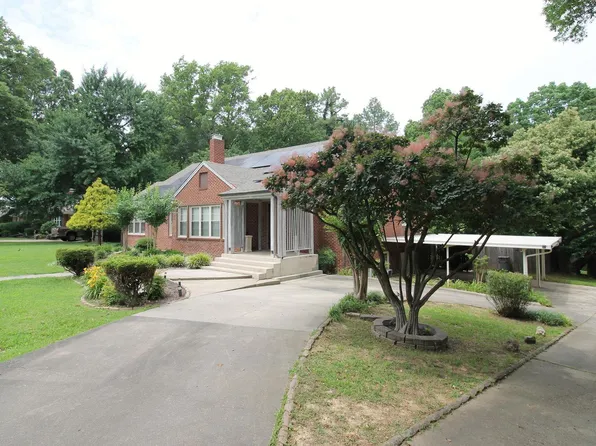 1811 Countryside Ln, Paragould, AR 72450