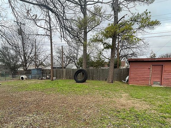3rd image of 1022 Cactus Dr