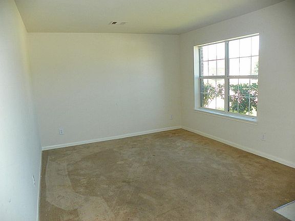 3rd image of 18115 Ravensbrook Ln