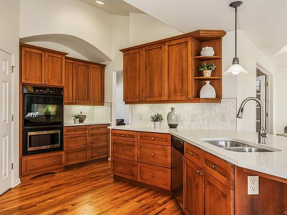 Quartz Countertops and Walk-In Pantry!