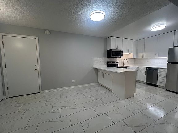 3rd image of 9721 S Harlem Ave APT 2D