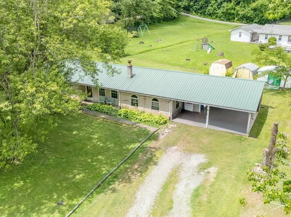225 Spring St, Spring City, TN 37381