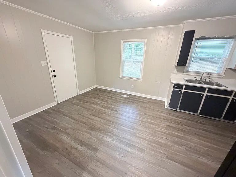222 McKellar Dr — Photo 10