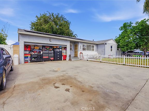 4th image of 207 N Ranchito St