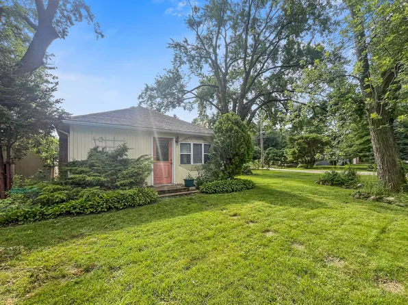 120 Cedardel St, McHenry, IL 60051