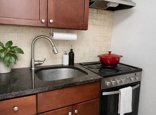 188 W 9th St #3F, Brooklyn, NY 11231