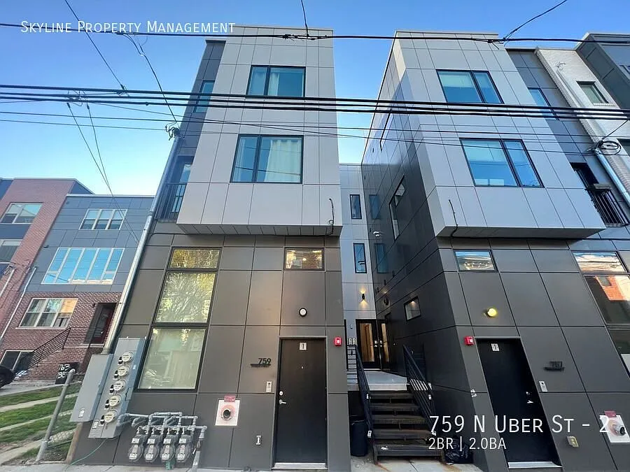 759 N Uber St #2