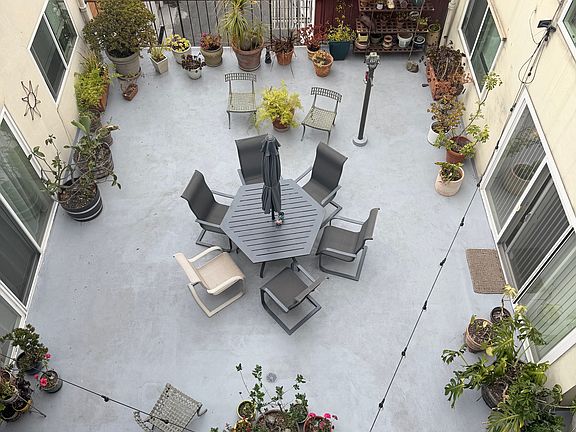 5th image of 1635-1637 Leavenworth St #305