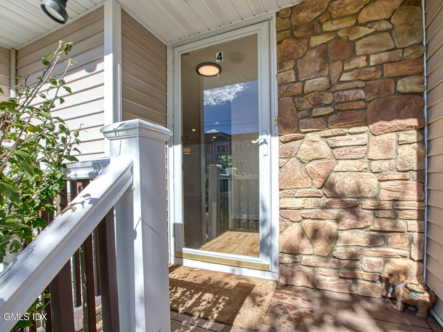 3 bed, 2.5 bath, 1604 sqft, $6,450 — Photo 2
