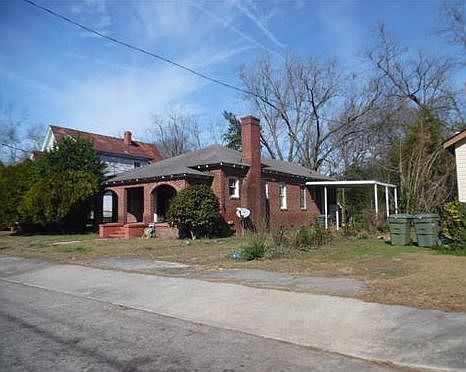 2nd image of 939 Oak St