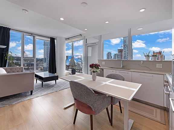 4th image of 567 Clarke Rd #1309