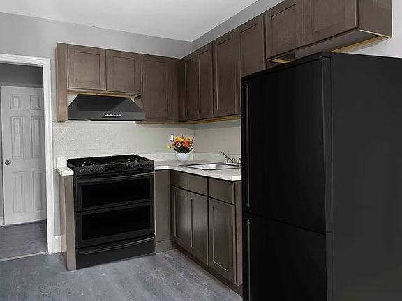 4th image of 4903 Oxford Ave #3A