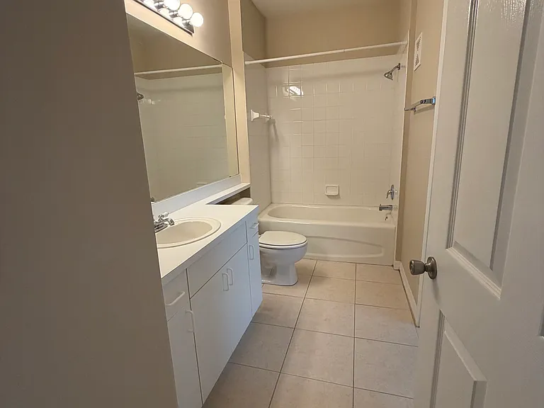 615 Fairway Dr #207 — Photo 5