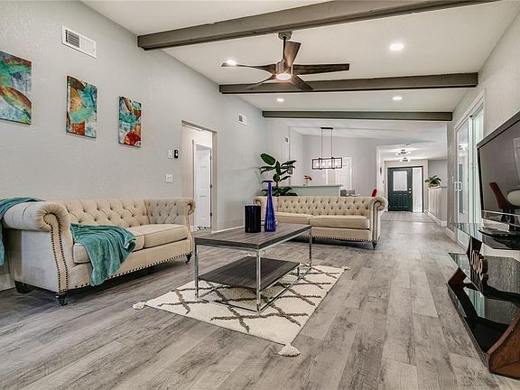 2nd image of 11518 Braeside Pl