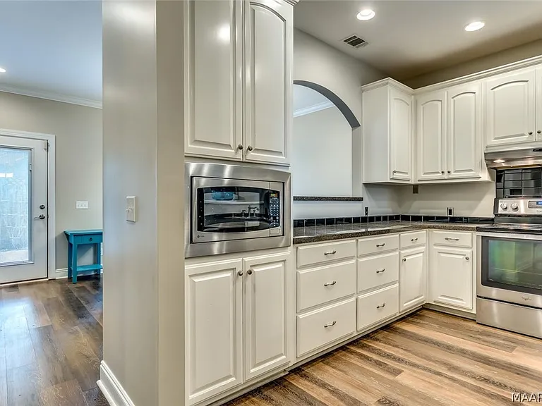 1211 Sadie Cir — Photo 12