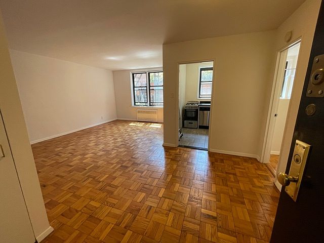1st image of 110 Bank St APT 1H