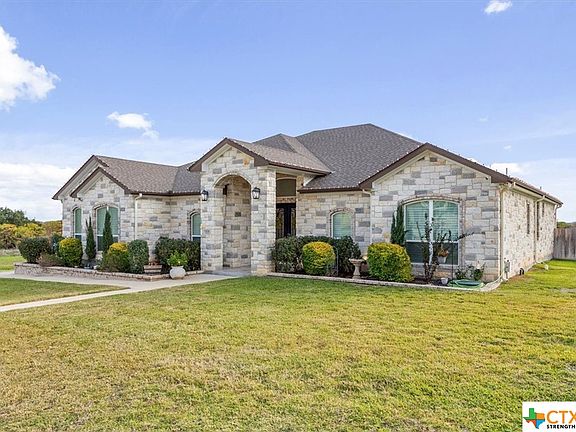 3rd image of 608 Creekside Dr