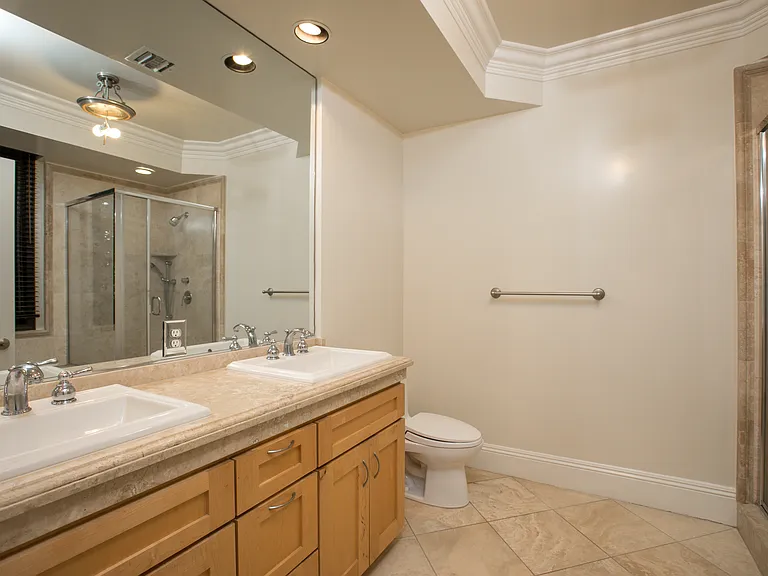 10305 Almayo Ave #404 — Photo 14