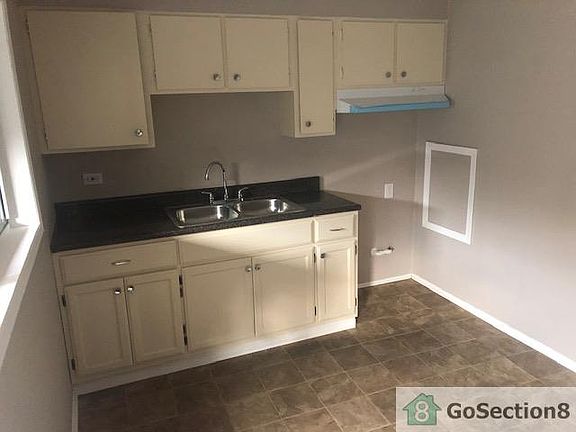 2nd image of 4015 San Carlos St