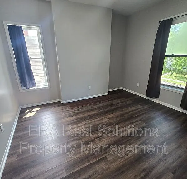 170 S Highland Ave — Photo 7