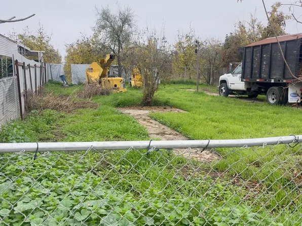 632 S Avery Avenue, Farmersville, CA 93223