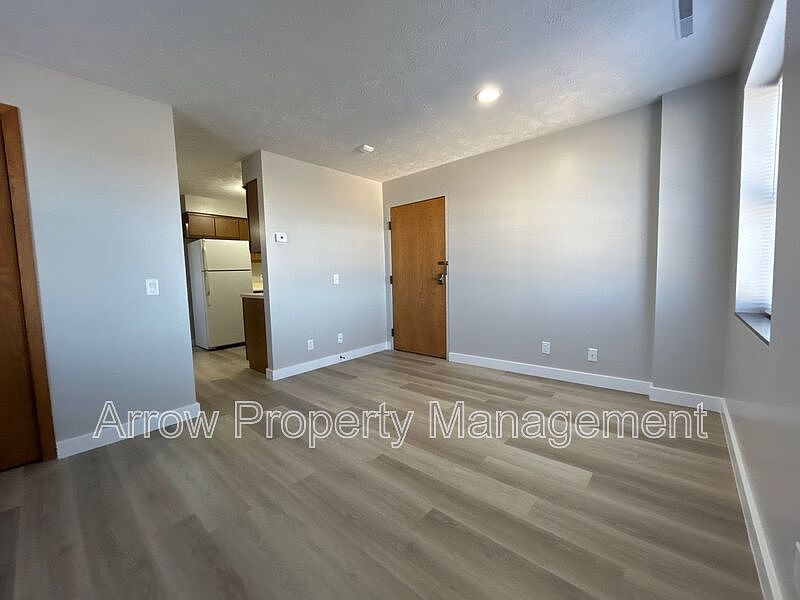 1st image of 208 E 5th St APT 3E